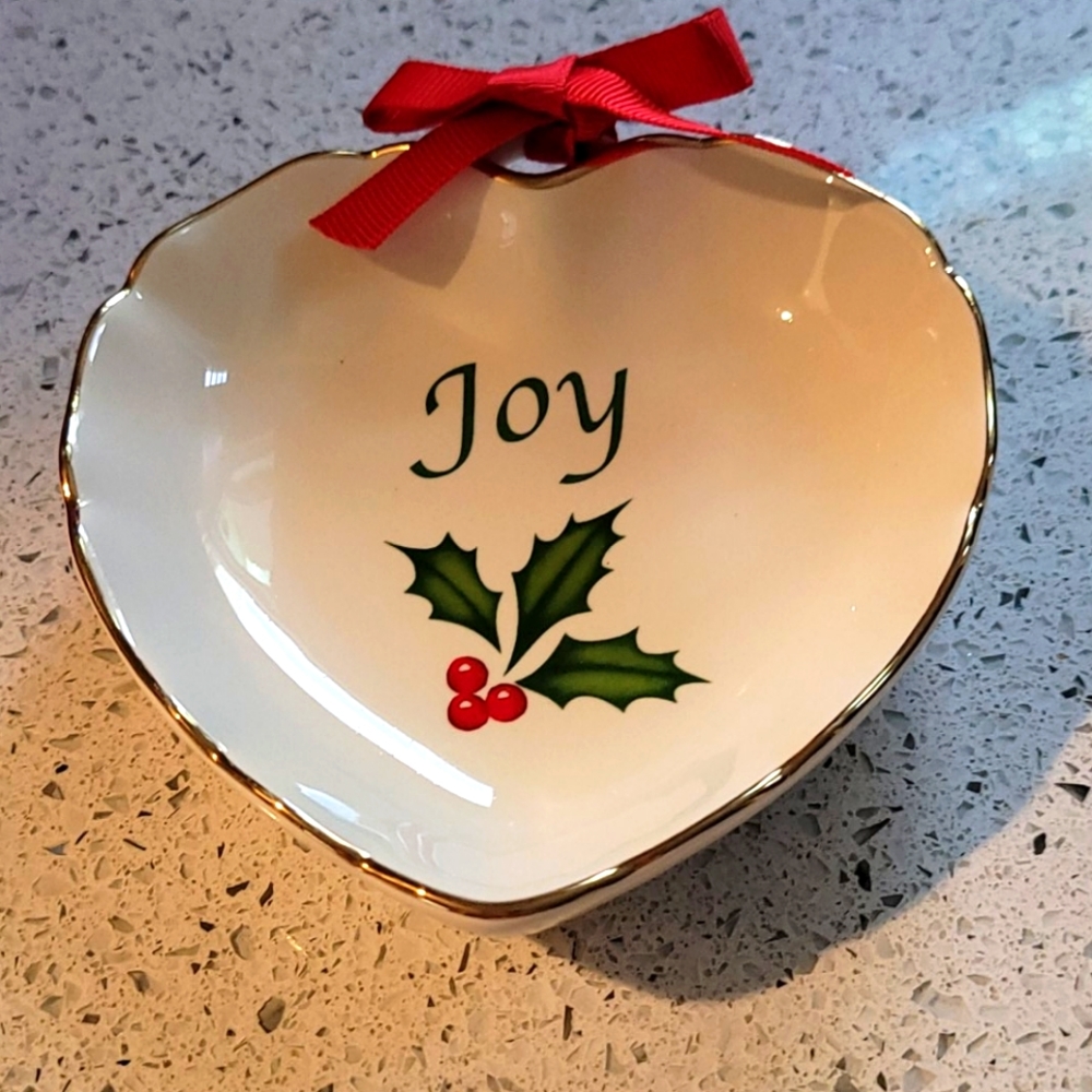 Lenox sentimental heart dish